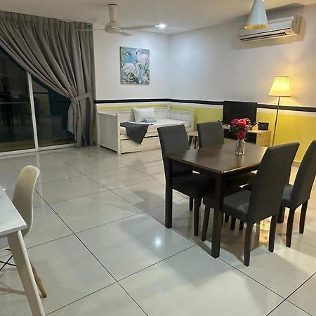 Jb City D'Esplanade Shopping Mall Apartment Johor Bahru Esterno foto