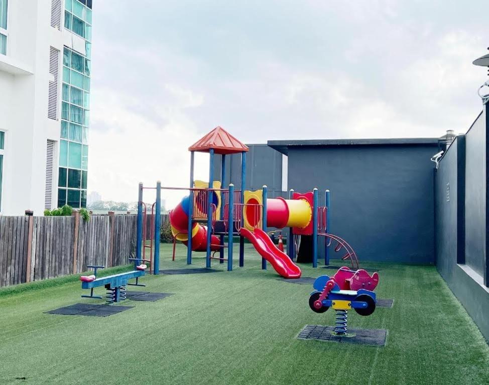 Jb City D'Esplanade Shopping Mall Apartment Johor Bahru Esterno foto